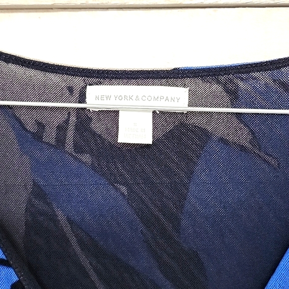 NY & Company - Picture 3 of 4